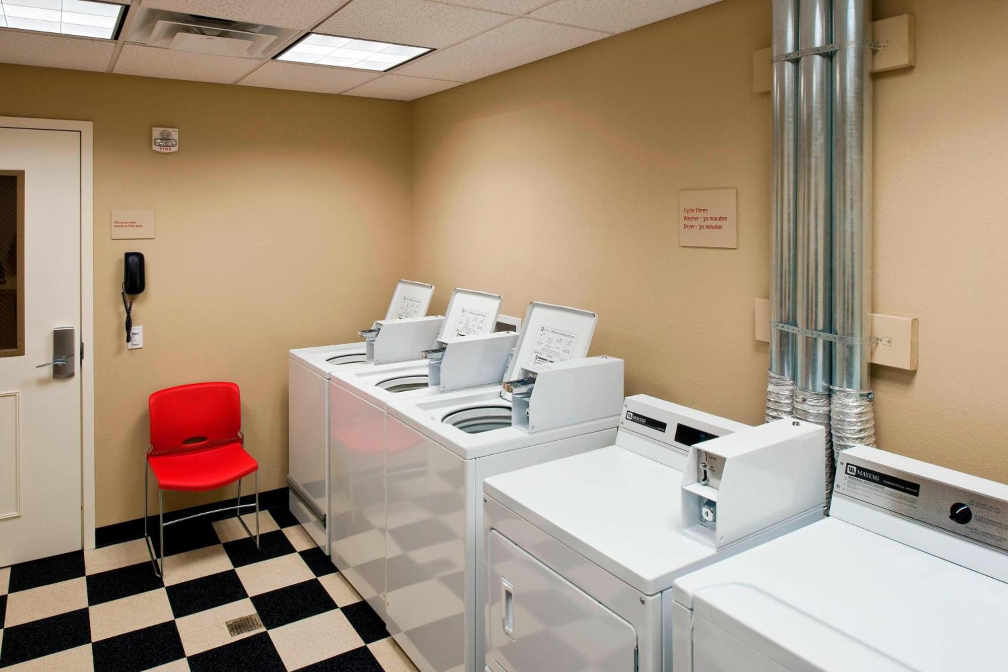Towneplace Suites By Marriott Bethlehem Easton/Lehigh Valley Hollo Ανέσεις φωτογραφία